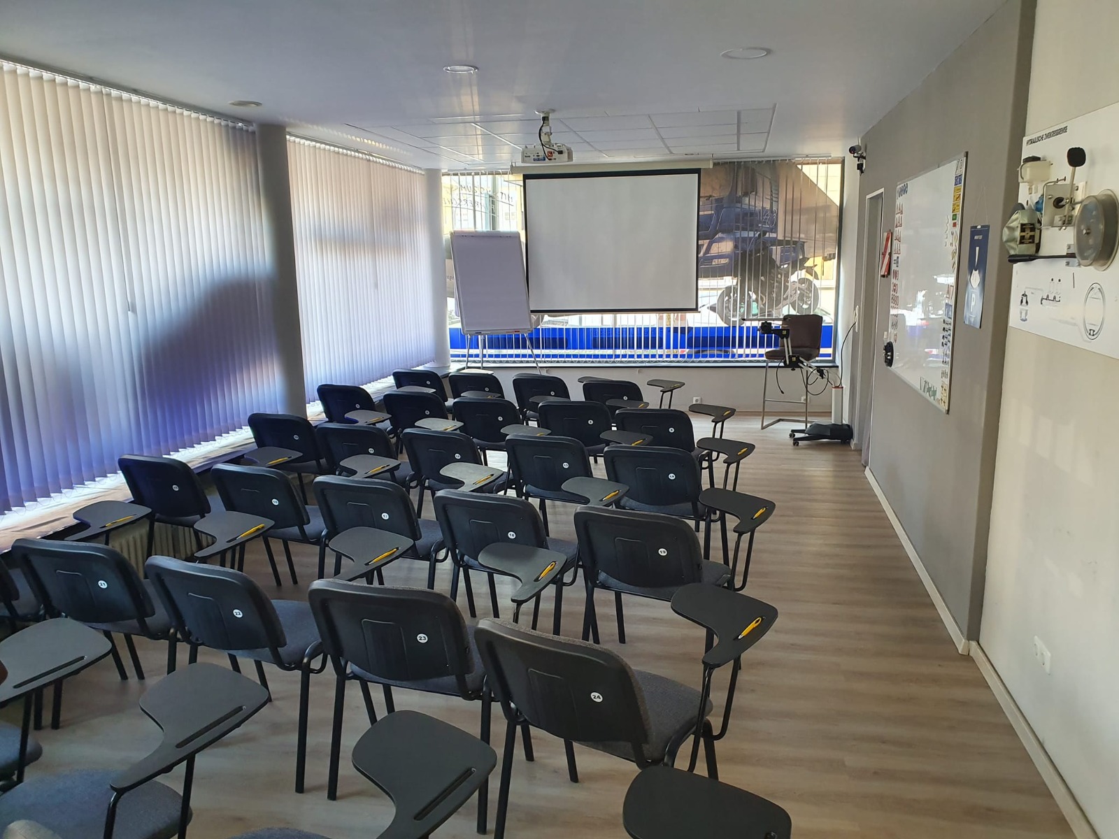 Theorieunterricht in der Fahrschule Baumgardt